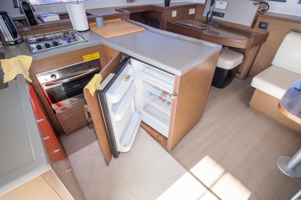 Lagoon 450f - Image 21