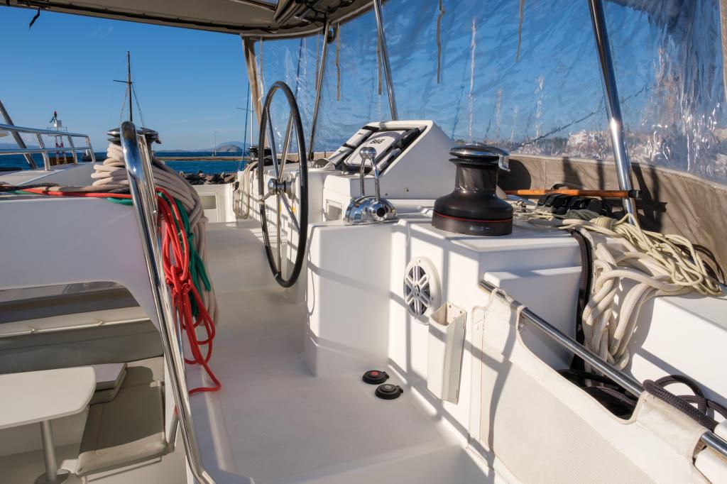 Lagoon 450f - Image 6