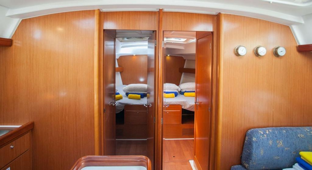 Beneteau Cyclades 50.5 - Image 2