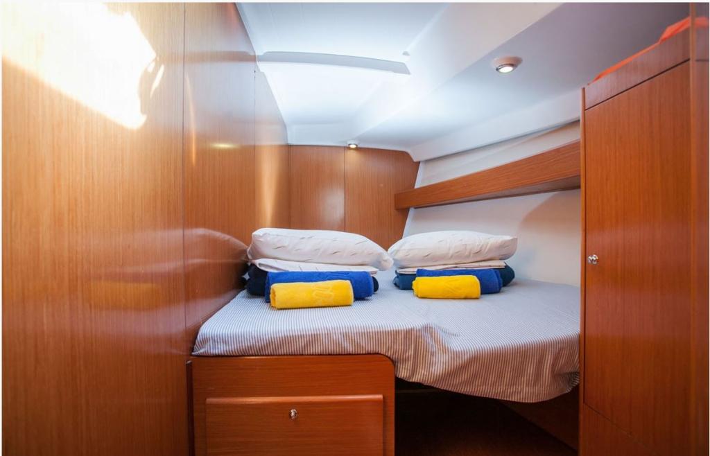 Beneteau Cyclades 50.5 - Image 6