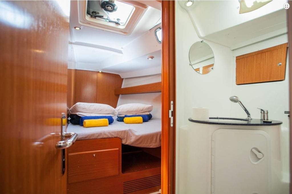 Beneteau Cyclades 50.5 - Image 8