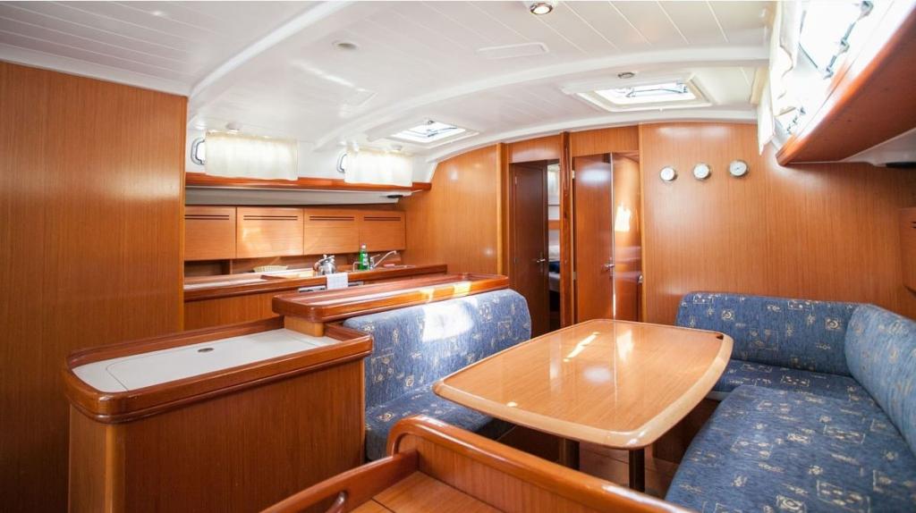 Beneteau Cyclades 50.5 - Image 11