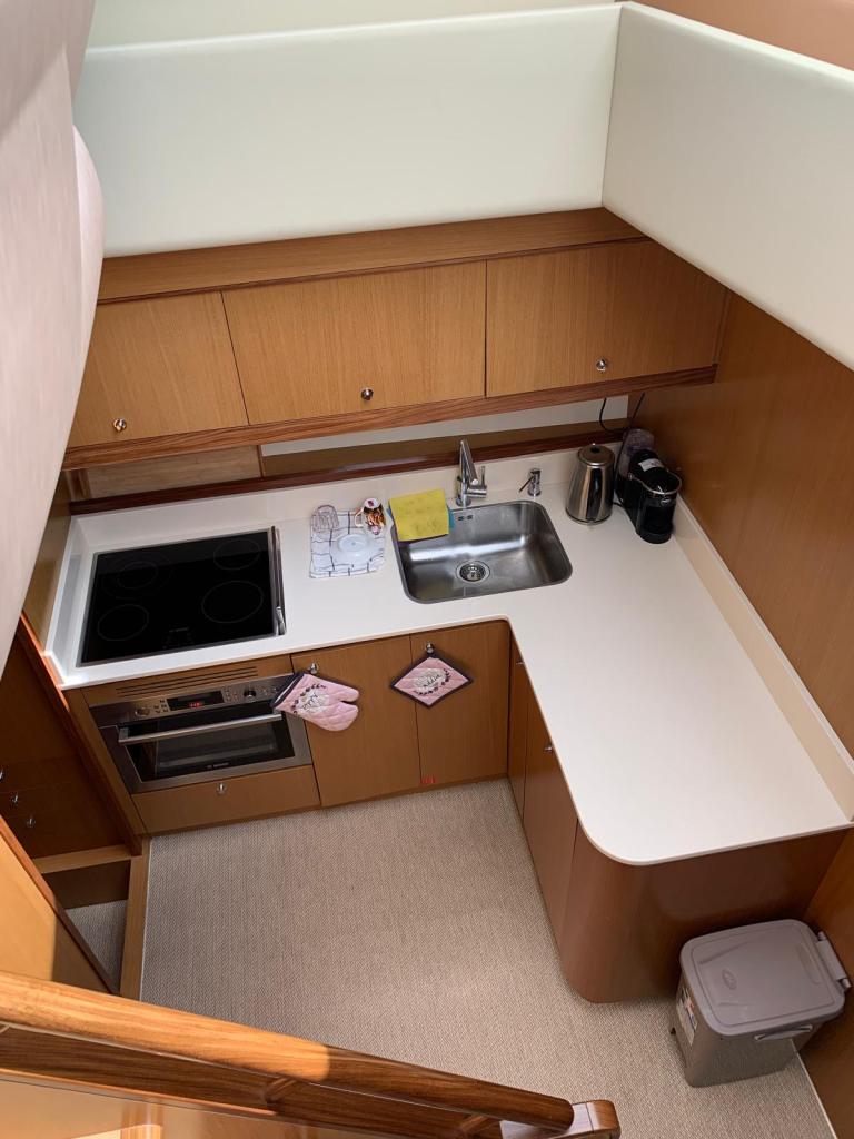 Ferretti Altura 690 - Image 10