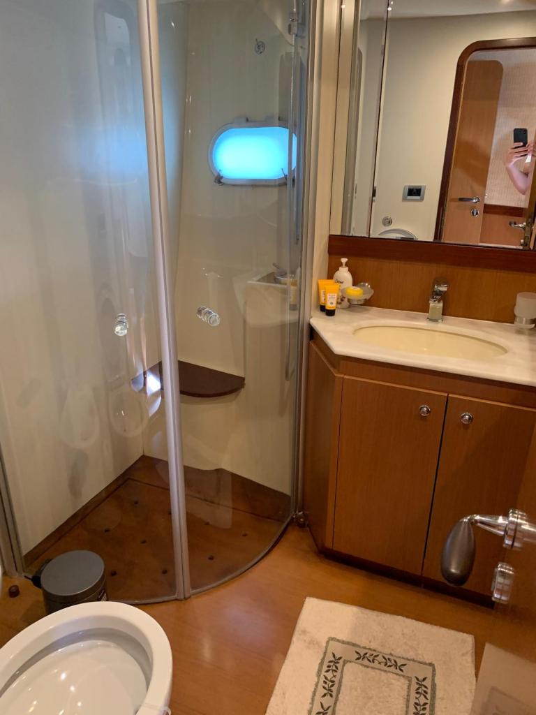 Ferretti Altura 690 - Image 13