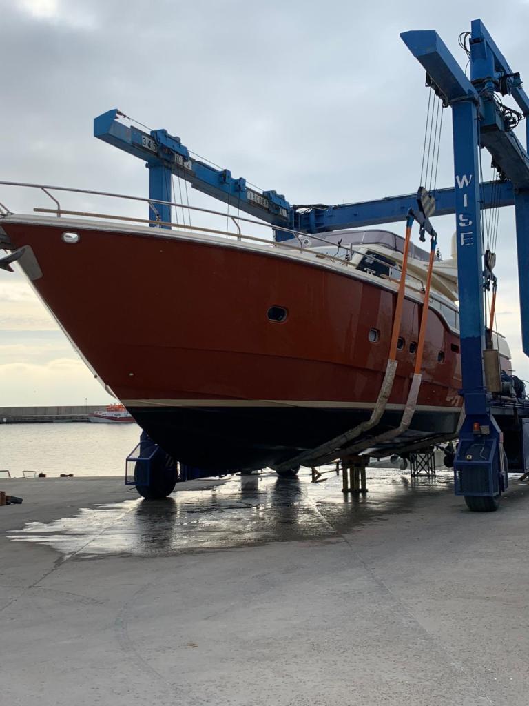 Ferretti Altura 690 - Image 19