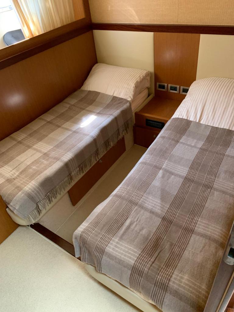 Ferretti Altura 690 - Image 20