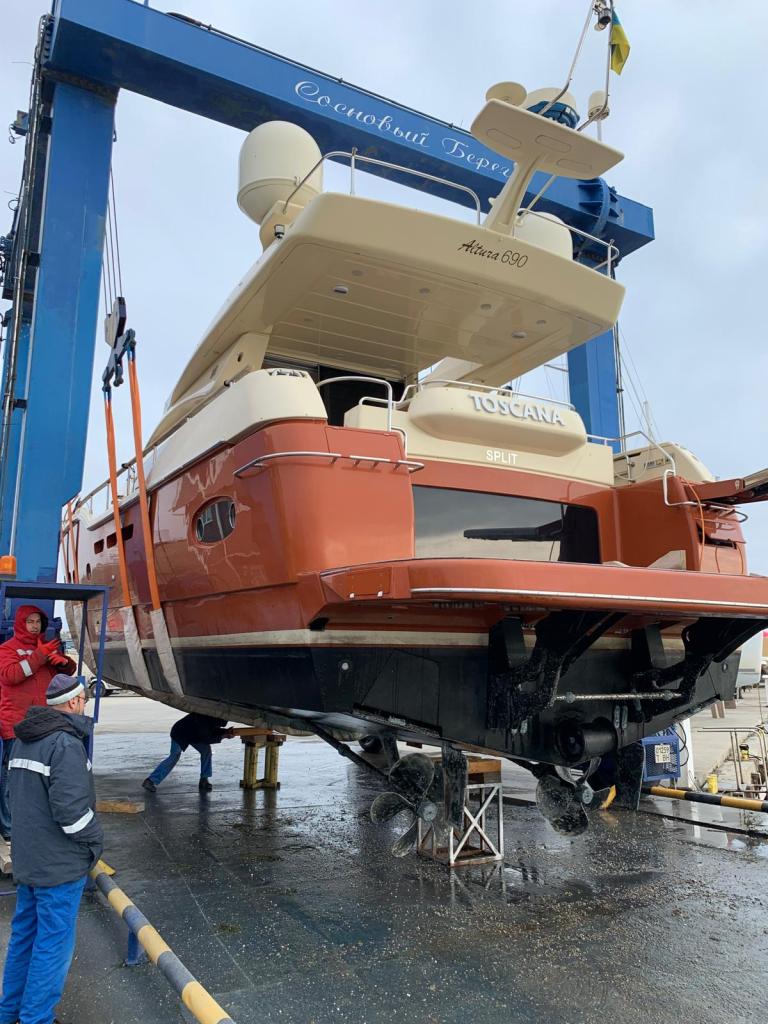 Ferretti Altura 690 - Image 24