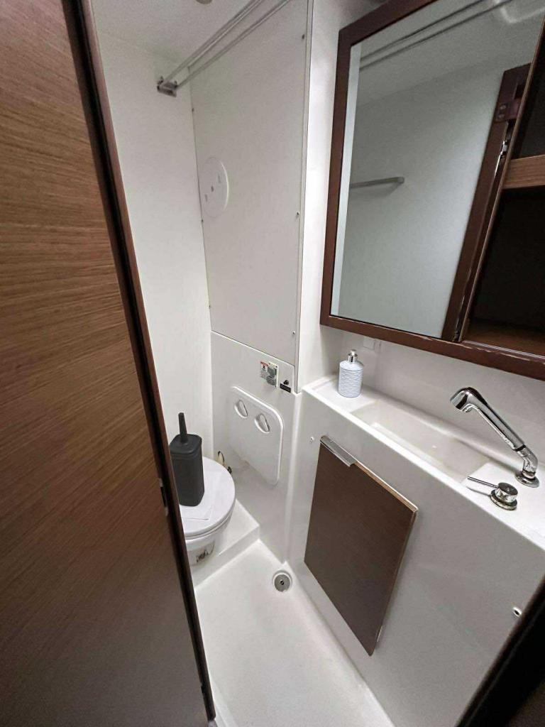 Lagoon 40 - Image 25