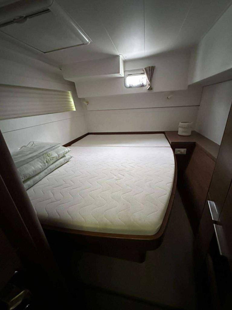 Lagoon 40 - Image 29