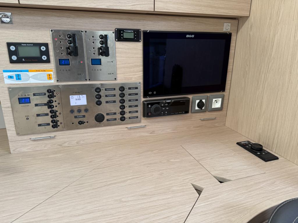 Beneteau Oceanis 55.1 - Image 38