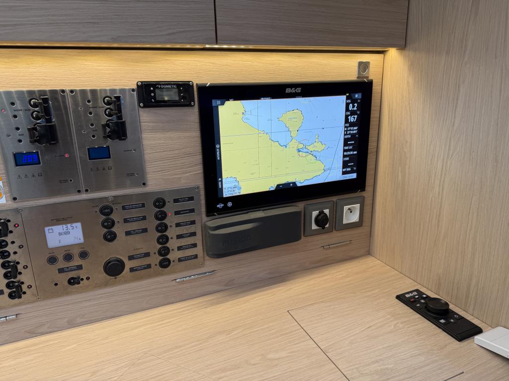 Beneteau Oceanis 55.1 - Image 26