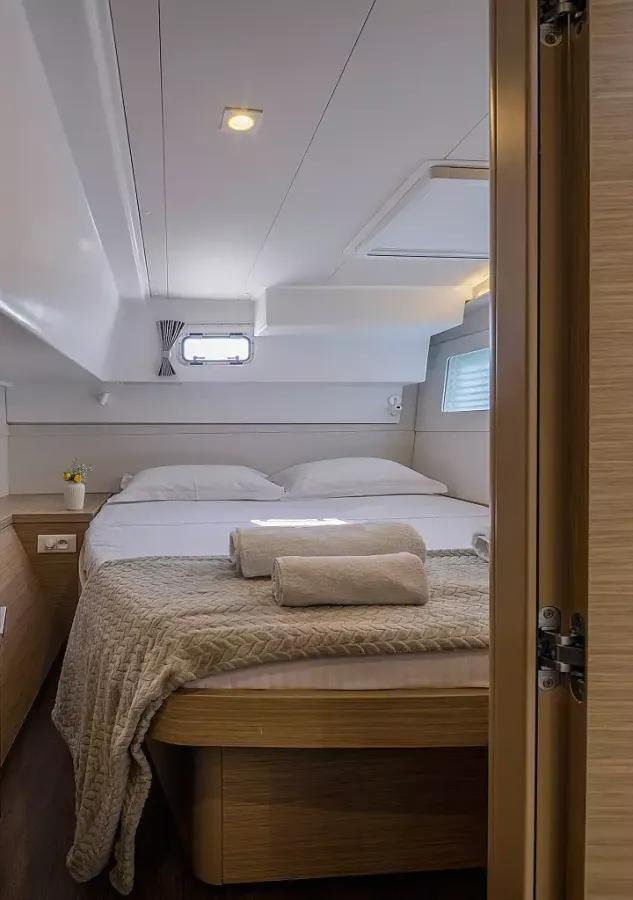 Lagoon 40 - Image 12