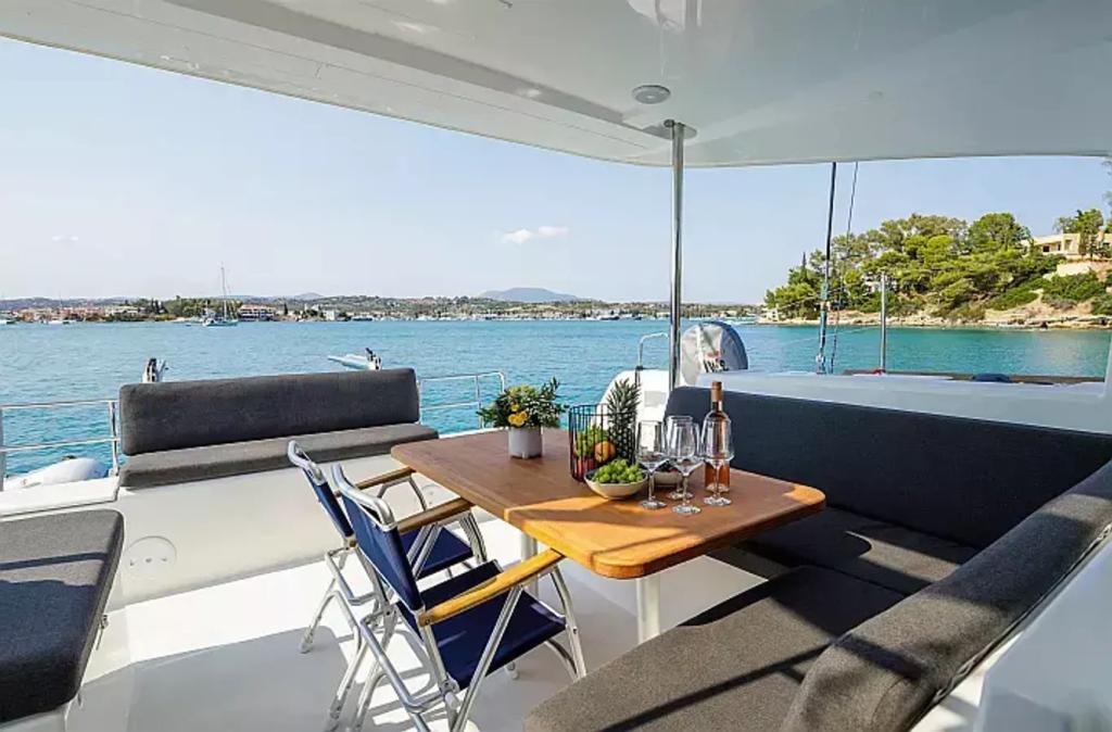 Lagoon 40 - Image 13