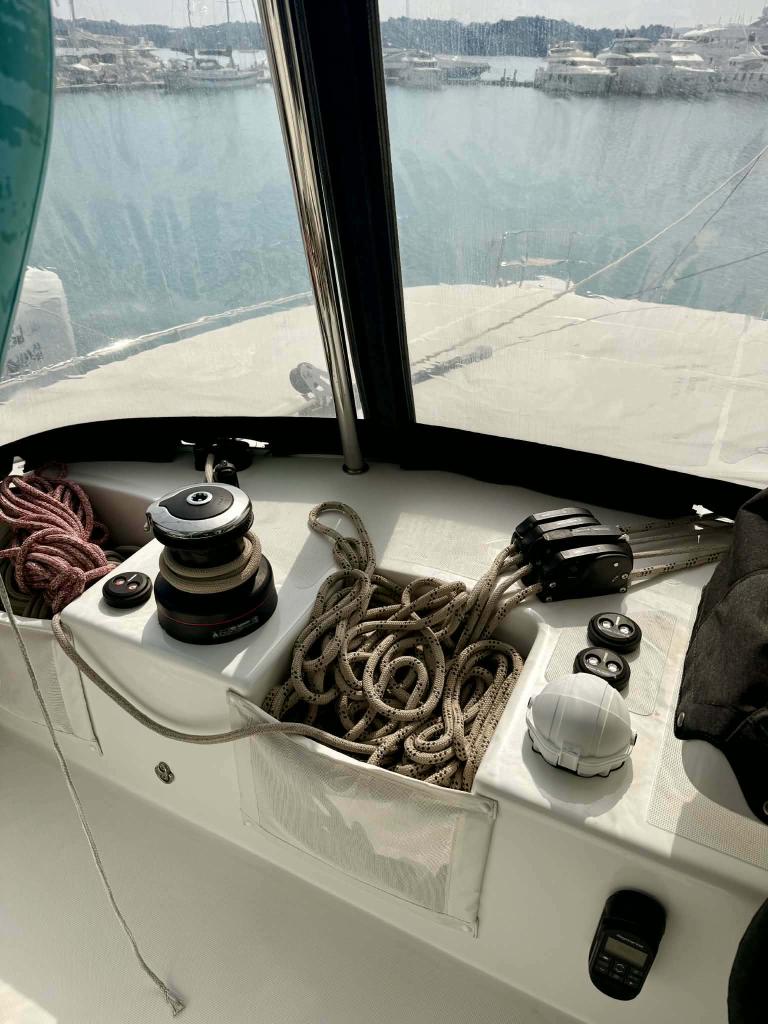 Lagoon 51 - Image 24