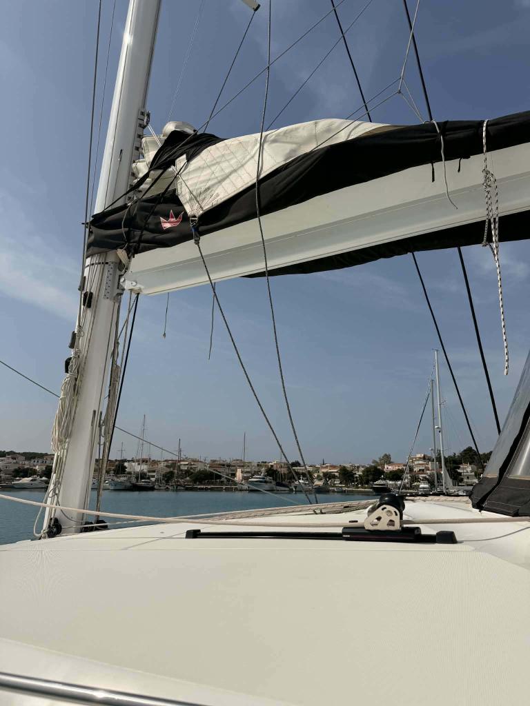 Lagoon 51 - Image 22