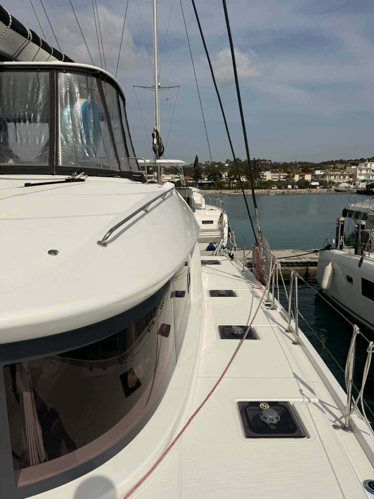 Lagoon 51 - Image 8