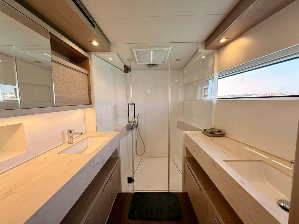 Lagoon 51 - Image 60