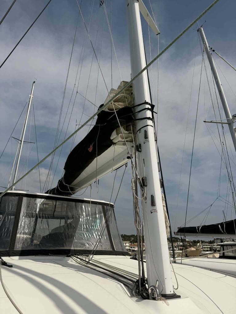 Lagoon 51 - Image 67