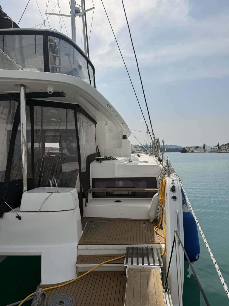 Lagoon 51 - Image 6