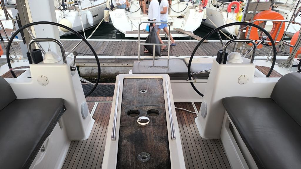 Dufour 460 Grand Large - Image 21