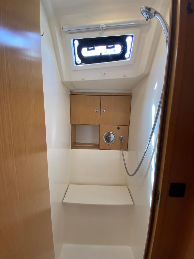 Bavaria 46 Cruiser - Image 16