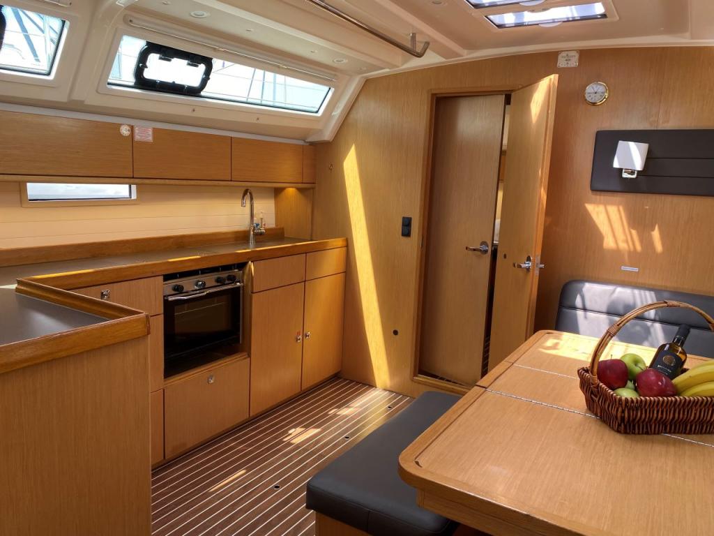Bavaria 46 Cruiser - Image 9