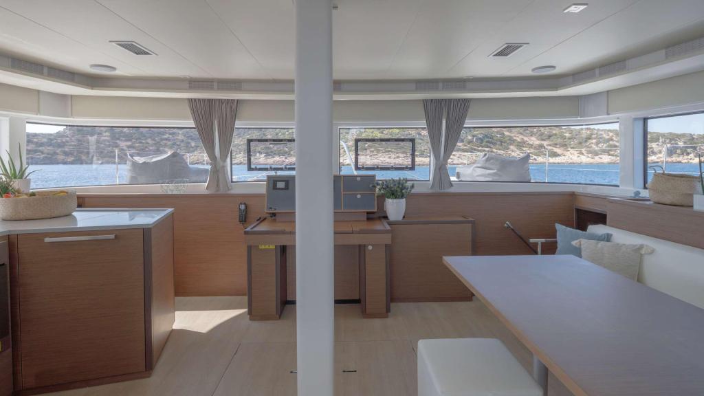 Lagoon 52F - Image 10