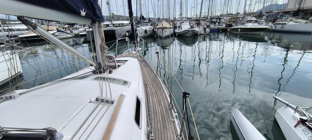 Beneteau Oceanis Clipper 323 - Image 10