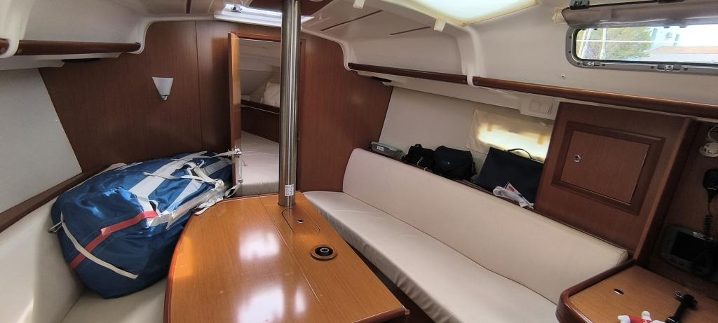 Beneteau Oceanis Clipper 323 - Image 22
