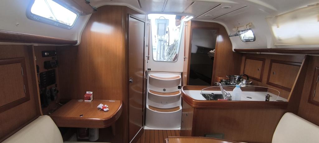 Beneteau Oceanis Clipper 323 - Image 21