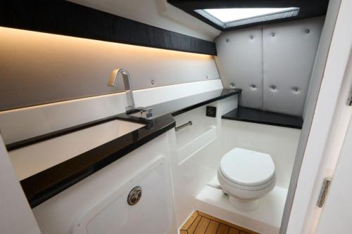 https://static.boatvertizer.com/fotos/91RfUcye/5418492-large.jpg