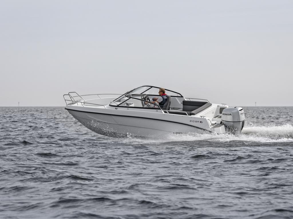 https://static.boatvertizer.com/fotos/91RfUcye/7779326-large.jpg