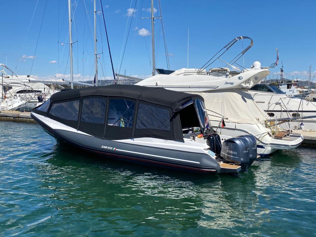 ZAR Formenti ZAR 95 SL Sport Luxury Gebrauchtboot, Bild 8