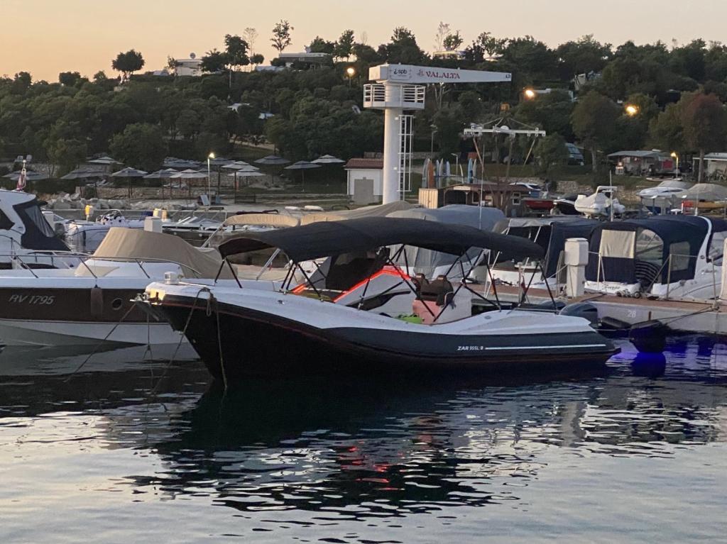 ZAR Formenti ZAR 95 SL Sport Luxury Gebrauchtboot, Bild 7