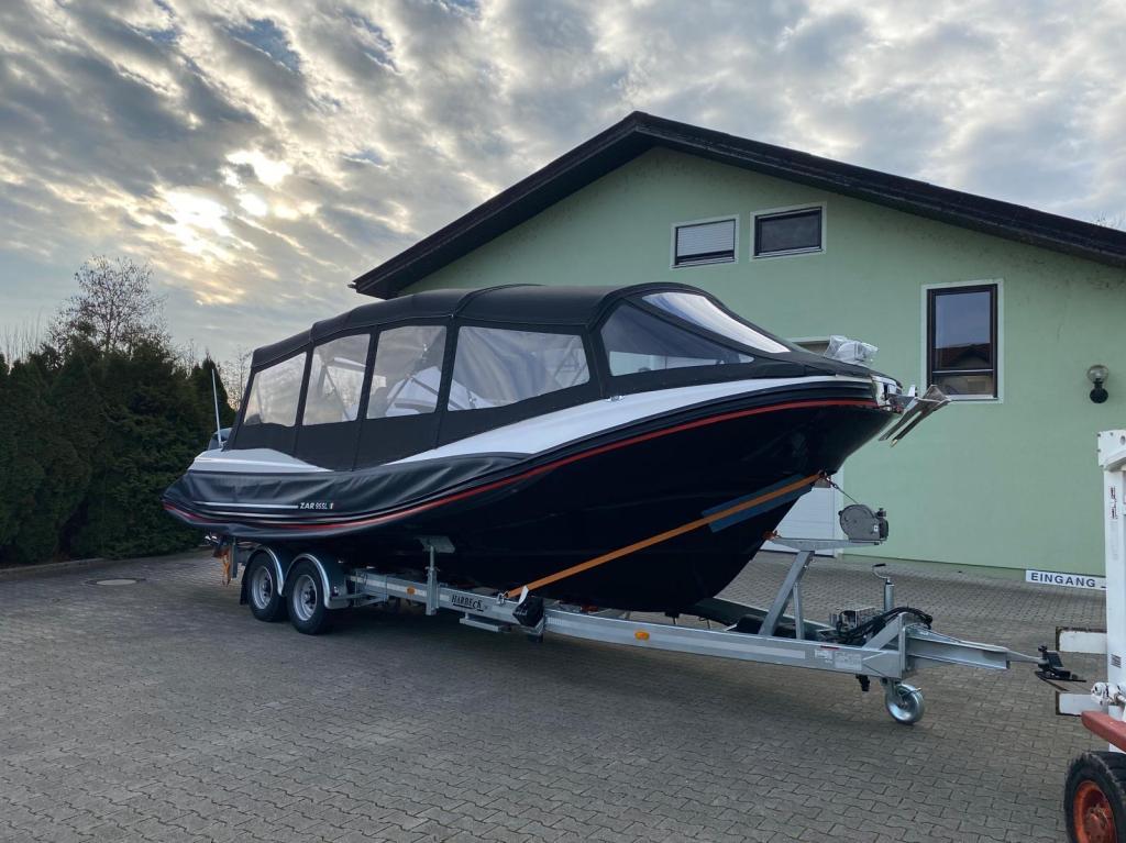 ZAR Formenti ZAR 95 SL Sport Luxury Gebrauchtboot, Bild 2
