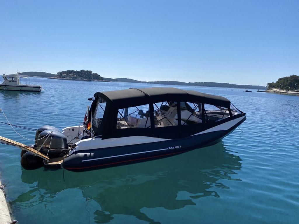 ZAR Formenti ZAR 95 SL Sport Luxury Gebrauchtboot, Bild 6