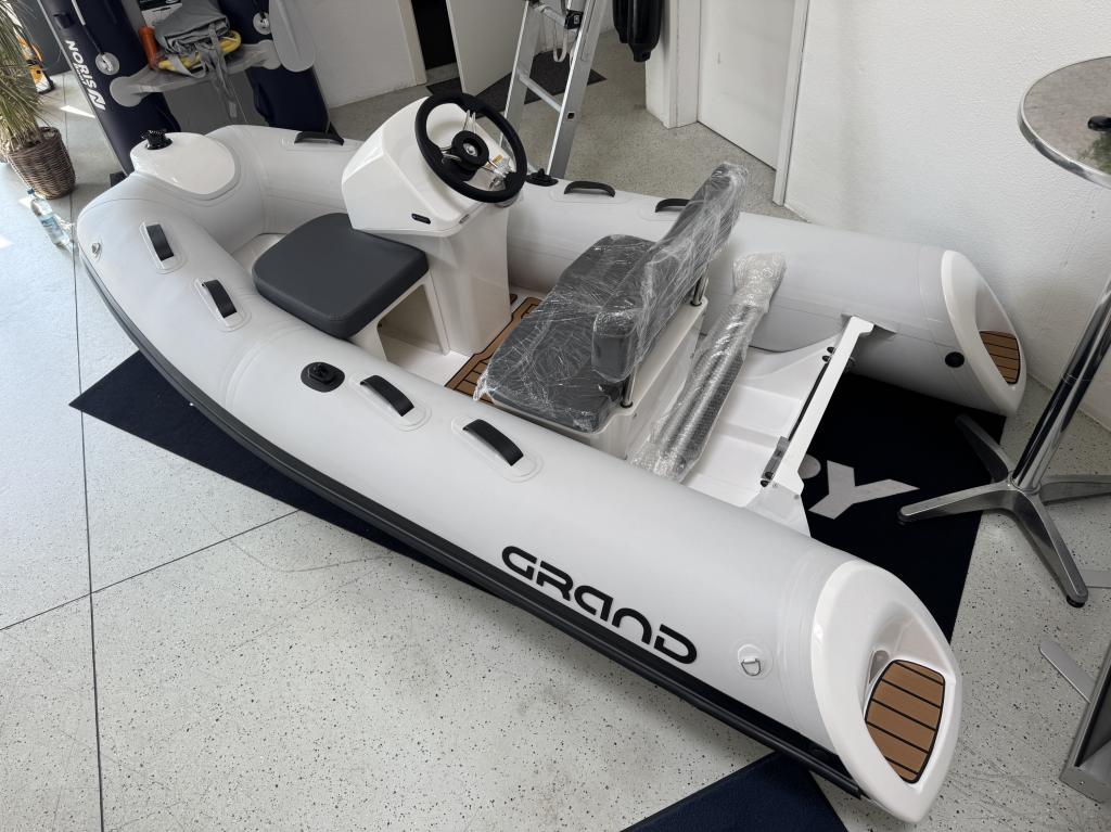 Grand Silver Line S300, Bild 2