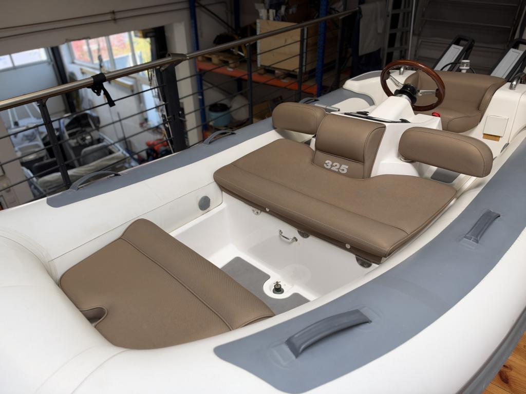 Williams Tender Dinghi 325, Bild 2