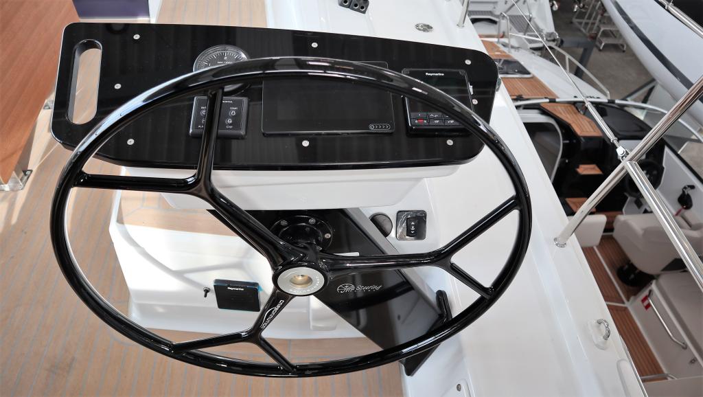 https://static.boatvertizer.com/fotos/UKnJ0vhW/6096556-large.jpg