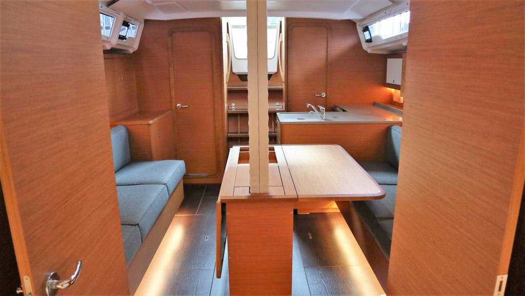 https://static.boatvertizer.com/fotos/UKnJ0vhW/6096562-large.jpg