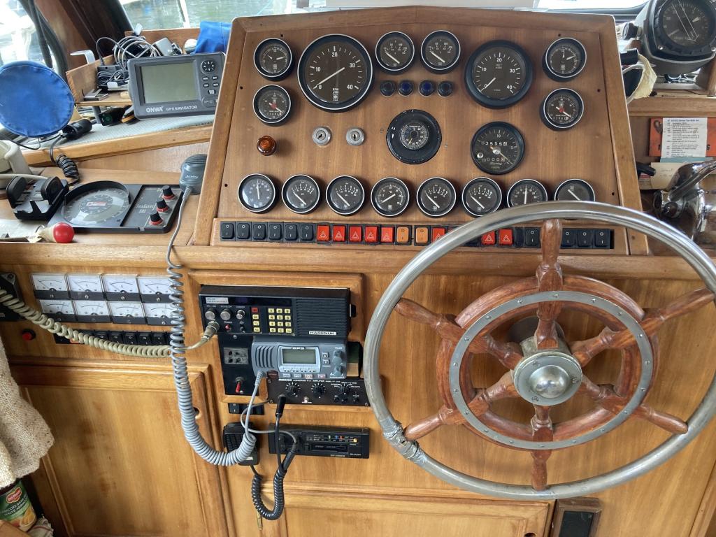 https://static.boatvertizer.com/fotos/UKnJ0vhW/6491472-large.jpg