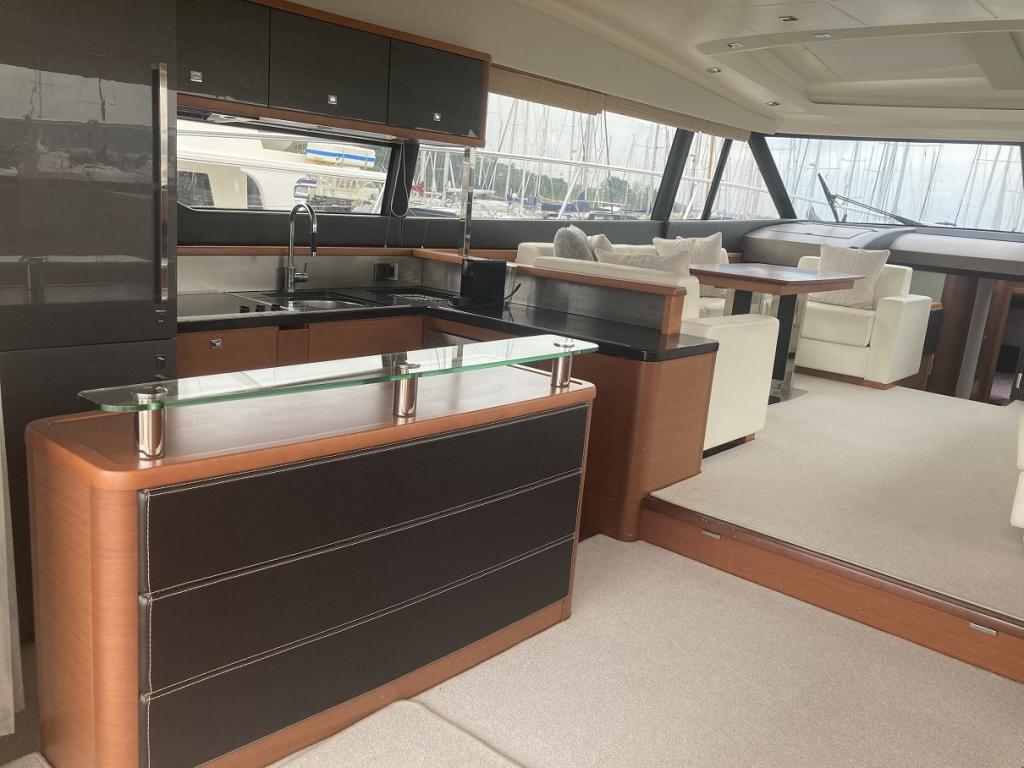 https://static.boatvertizer.com/fotos/UKnJ0vhW/6767092-large.jpg