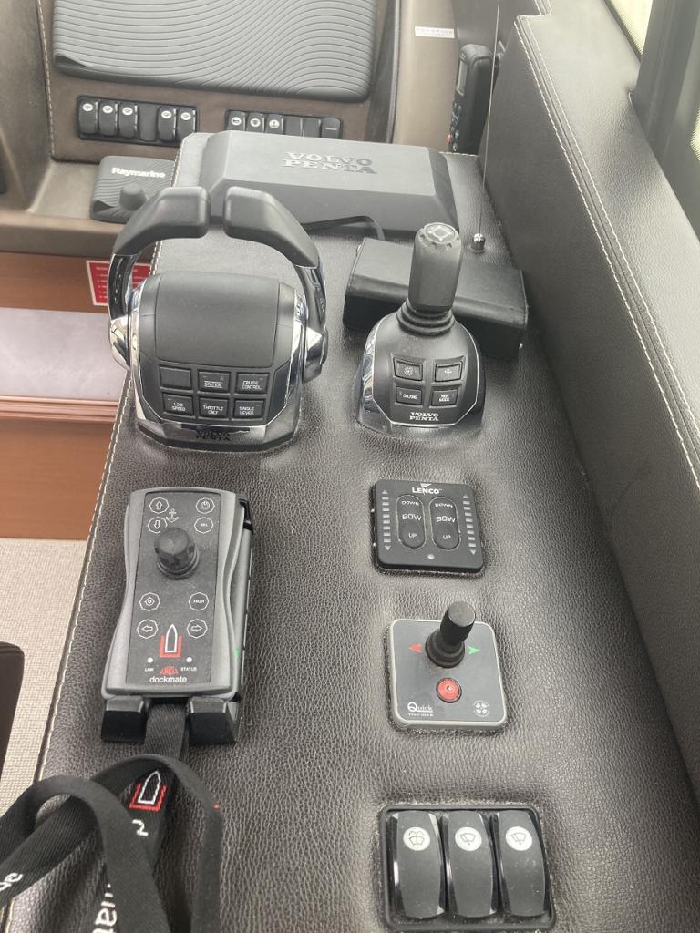 https://static.boatvertizer.com/fotos/UKnJ0vhW/6767100-large.jpg