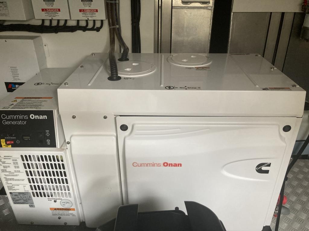 https://static.boatvertizer.com/fotos/UKnJ0vhW/6767123-large.jpg