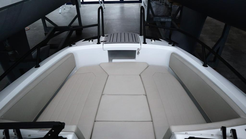 https://static.boatvertizer.com/fotos/UKnJ0vhW/6902548-large.jpg