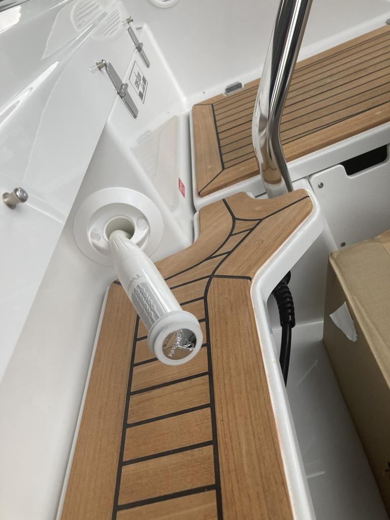 https://static.boatvertizer.com/fotos/UKnJ0vhW/7470763-large.jpg