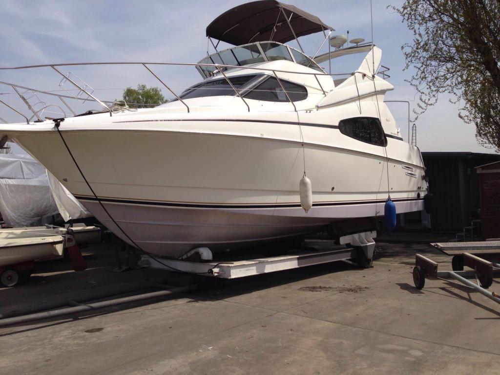 Silverton 330 Sport Fly Bridge